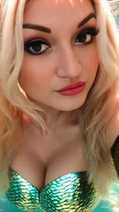 CharleyyCream Public slika