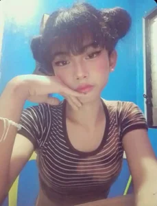 YourLovingivy me Hình