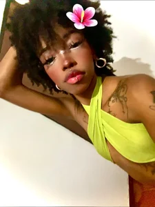 VaiolettMoonUwU Know me Pic 4