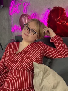 Lauraaa_Smith in a red jumpsuit💘 Pic 5