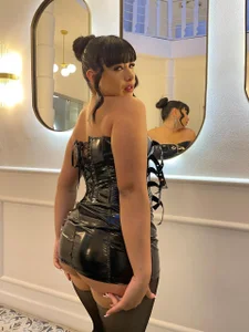 _Miss_alexxxa If this photo could whisper… you’d blush Foto