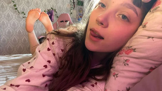 RileyNymph Will you stay in bed with me today? Pic 3