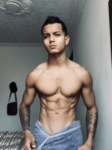 Paradise_boy__ training hot and a lot of discipline💪🏽🧘🏽‍♂️  3. fénykép