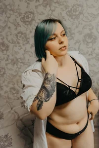 OliviaDelicious Sexy Photosession Pic 2