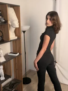 StefanieParayno Public  2 снимка