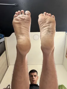cash_master_danielGiant feet图片 2