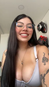 nathy_jones Public Gambar 3