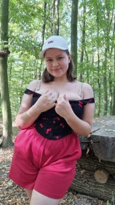 TinniAngel Striptease in forest!!! first time outdoors 사진 2