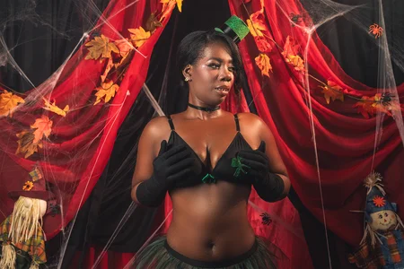 ThaliaWest Happy Halloween 🎃 Pic 5
