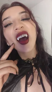 Jessica_Doveの🤭 Here's how I spent my Halloweenの 3枚の写真