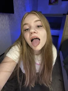 Alice_berry Public Pic 3