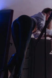 KiraNikson latexpants Immagine  5