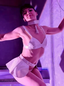 Melissa_Fane play of light and body🤍 Poză