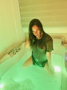 dangerous_bitch Jacuzzi hot - {count, plural, one {תמונה אחת} two {שתי תמונות} many {# תמונות} other {# תמונות}}