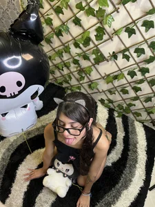 MakkiAndJimmyyのsexy maki in the enchanted garden🪷の 5枚の写真