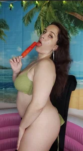 KellyKendricks Popsicle Pic