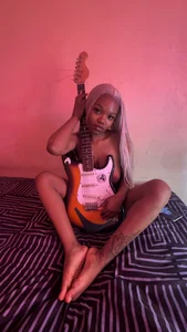 YummyMelanin117 Playing with my guitar Pic 7