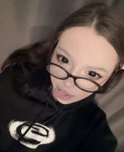 ThuBoppre red eyes Pic 5