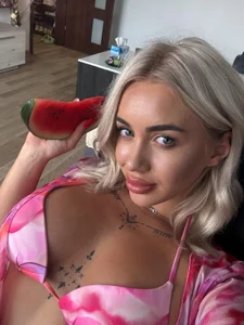 cute_blondiexのWatermelon time 🍉の 8枚の写真