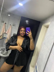 MelaniieBrown_ Public Poză 8