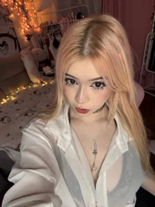 Lunar_Blush just me Pic 9