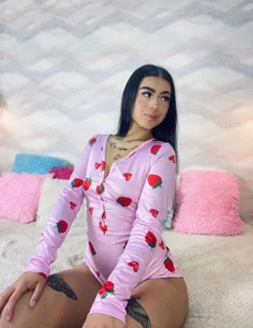 skailyn_angels PINK OUTFIT💗🌸 Pic 3