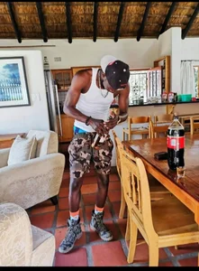 Public de Y3ntieobiaa  7 Imagens