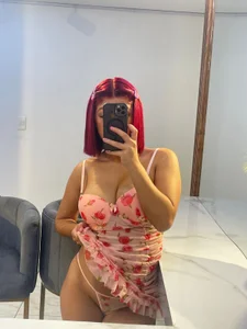 imkrystall Do you like pink? You would like to lower my dress 👩🏻‍❤️‍💋‍👨🏻💖 Pic 4