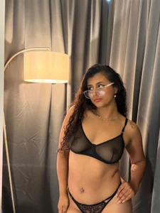 Sophi_oconner New black lingerie 🔥 - {count, plural, one {תמונה אחת} two {שתי תמונות} many {# תמונות} other {# תמונות}}