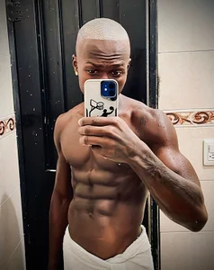 calvin_soussaaのshowerの 2枚の写真