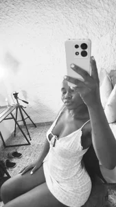 Brandy_Royale: Public ( 9 фото)