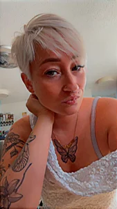 Bigboobiegirl90's photo