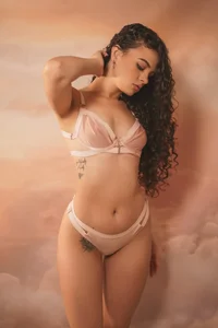 PaulinaSaint only yours 🤍 Pic