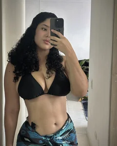 EmilyWantsMore Public Immagine  2
