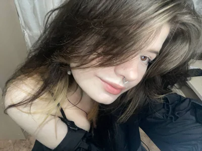 Just a Taste 😏 od Eva_Ange  2 snímek