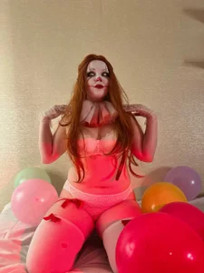 Alice_next_door pennywise صورة واحدة|Alice_next_door pennywise صورتان|Alice_next_door pennywise  3 صور|Alice_next_door pennywise  3 صورة