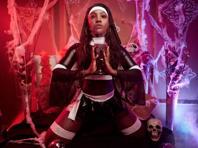 Emilly_roaa Give me your blessed water 💧 Pic 3