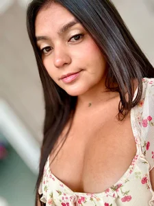 Sofia_lovee0Yellow 💛💛图片 5