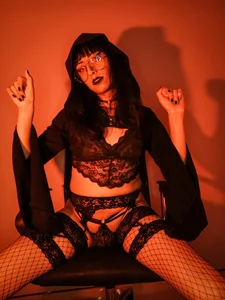 snowblack_ RED SNOW Pic 3