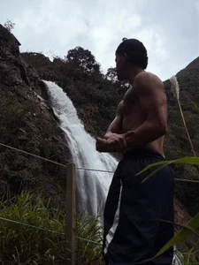 elliot_colton 🍃🍃🍃 Foto 3