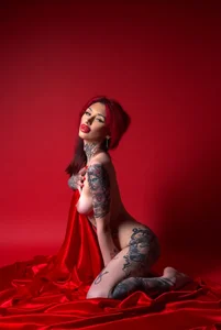 FoxxieLolla Red Devil Hình 5