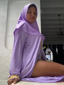 ShairaMassuDo you want to be with me for a moment 😈 Bild