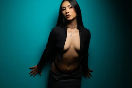 Amy_Kiitty_ Office lady🍷 Immagine  2