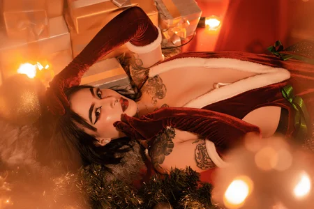 MadissonPaytonn kullanıcısının Christmas sexy albümü -  4 fotoğraf