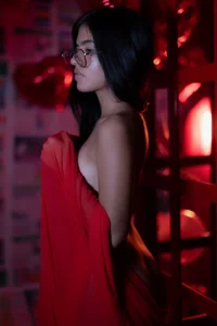 emily_cute4u Happy valentine day🌹 Pic