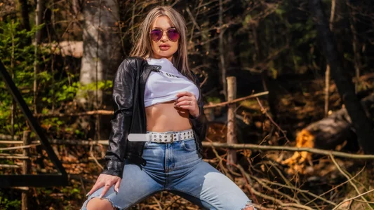 NightshadeIris Mountain💃🔥 Pic 2