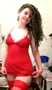 Marlan_Vagner In red dress Pic 2