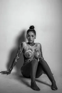 danna_berlin_ Painting and passion 🖤🤍 Pic