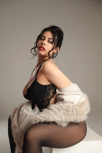 RitaVirginia Passion of black nylon and fur Pic 6