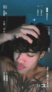 Young_laroiのMy Face 😾❤️の 2枚の写真